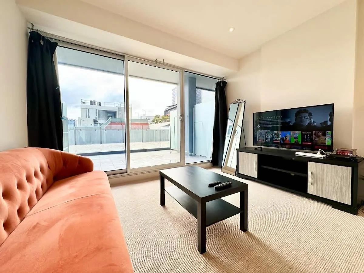 Morphett St Studio Retreat With Pool And Gym Access Adelaide